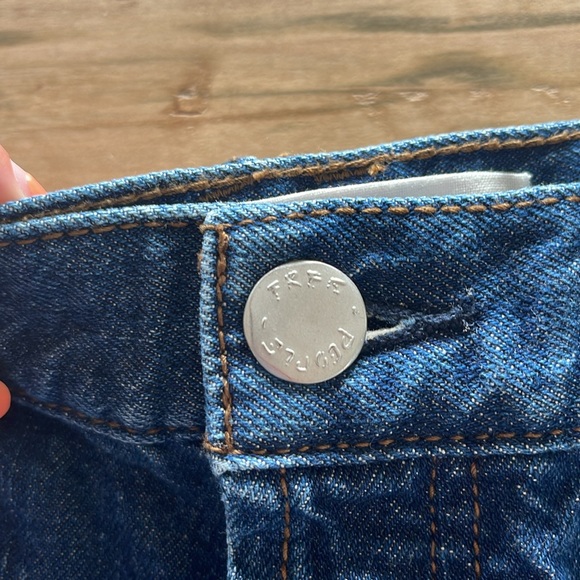 We The Free FP Jean Shorts Button Fly Frayed Hem 29 - Picture 4 of 6